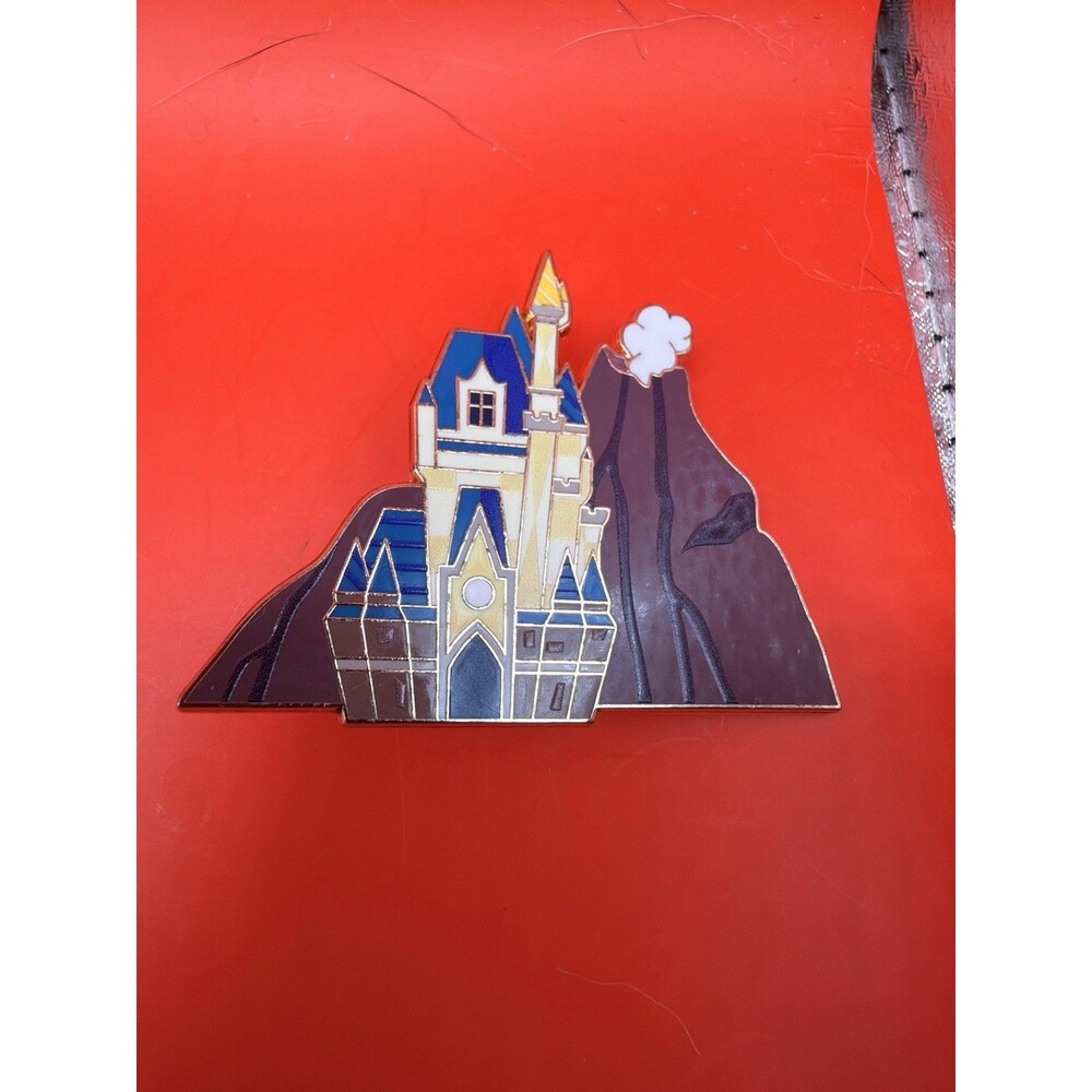 Destination D23 WDI MOG Disney Destinations Tokyo DisneySea Castle Mystery Pin